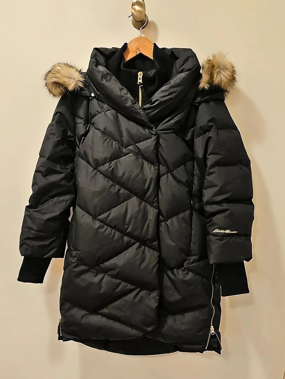 Eddie Bauer 100 Years of Adventure Black Puffer Jacket Size XL Like New